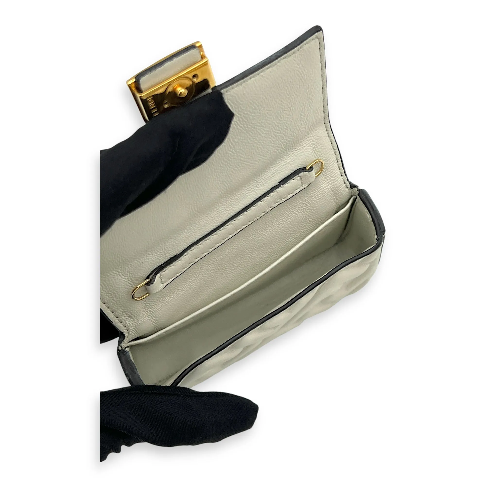 Baguette Pouch White in Calfskin, Silver hardware