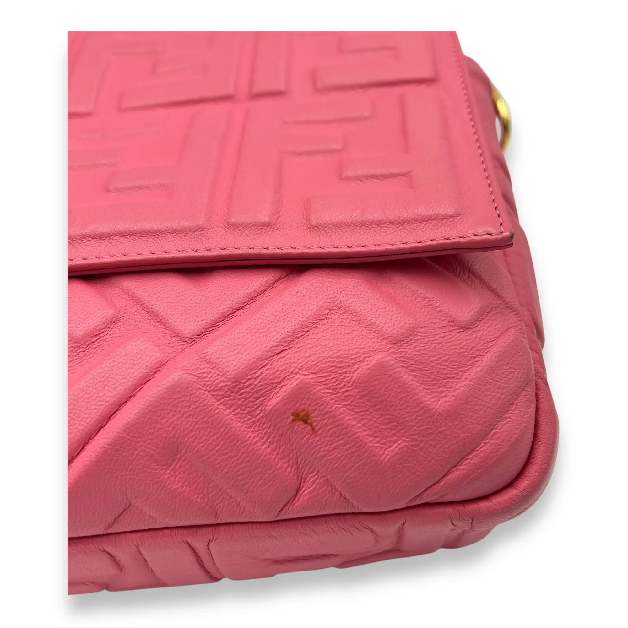 Baguette Shoulder Bag Pink in Calfskin, Gold hardware