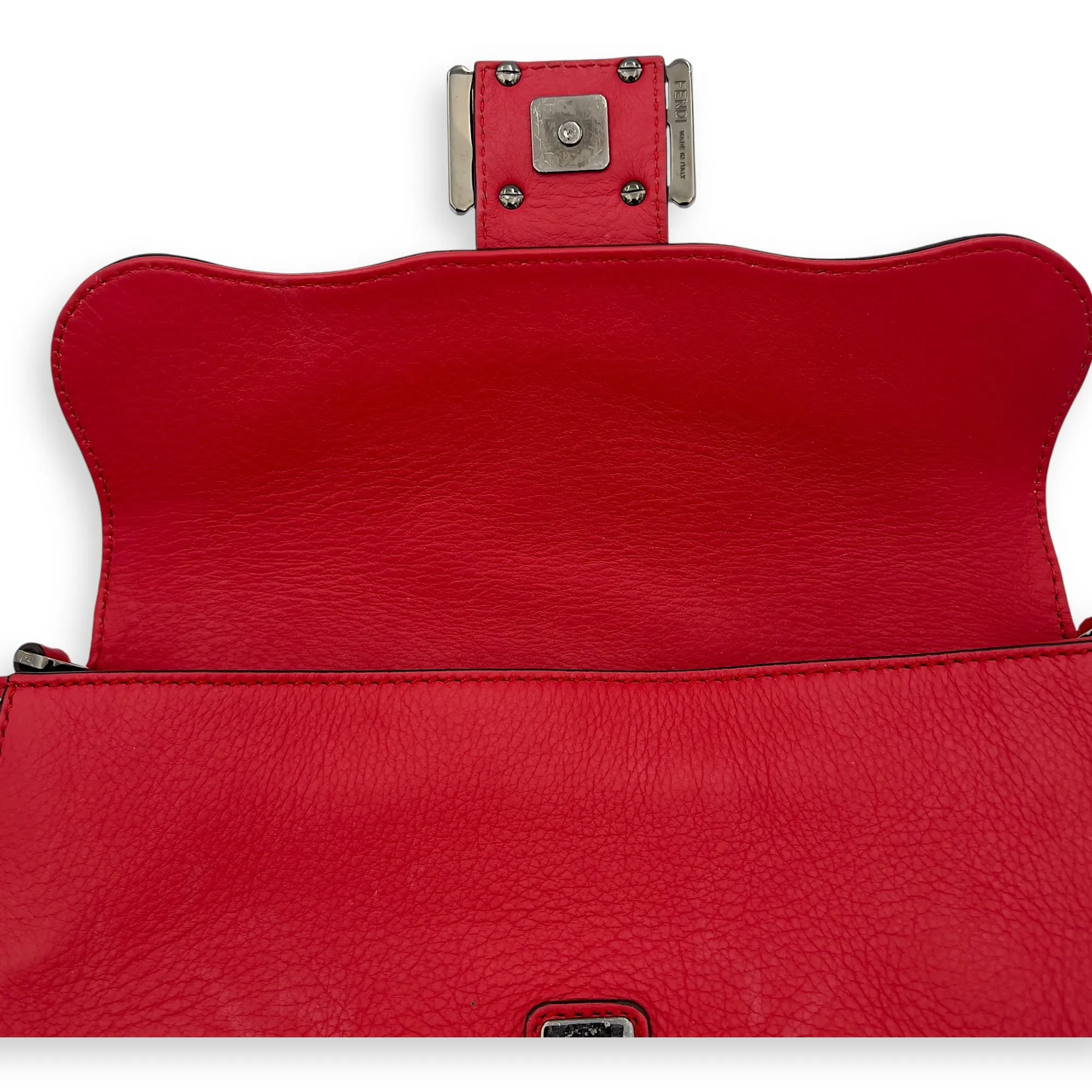 Baguette Shoulder Bag Red in Calfskin, Silver hardware
