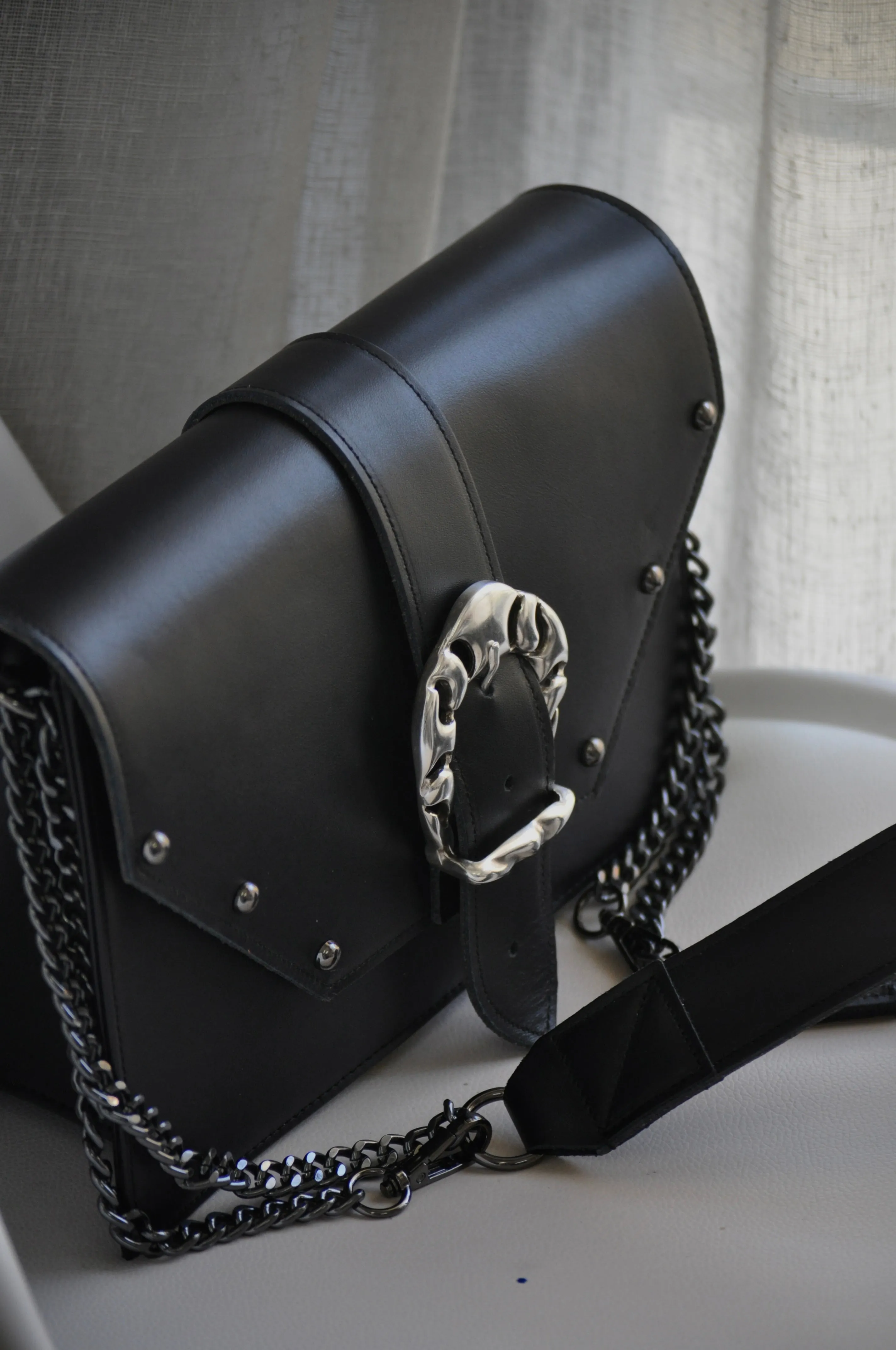 Briana Leather Shoulder Bag - Black