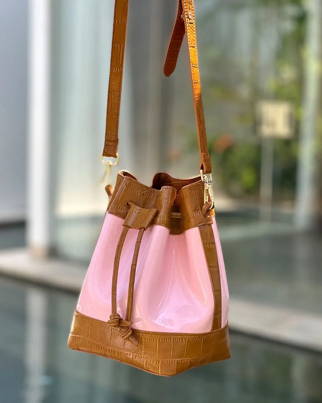 JELLY BUCKET BAG | CARAMEL & SOFT PINK