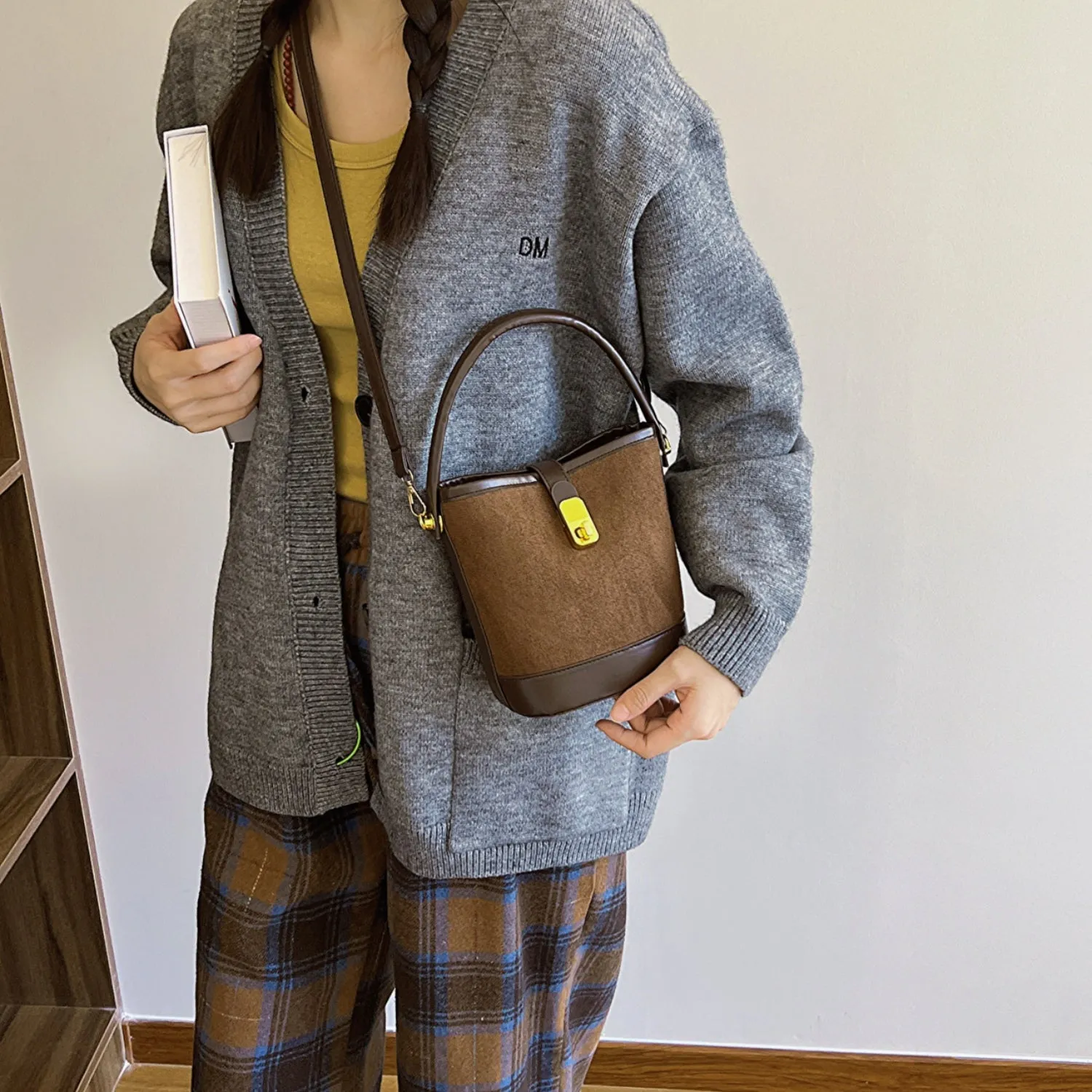 TEEK - Bucket Crossbody Bag