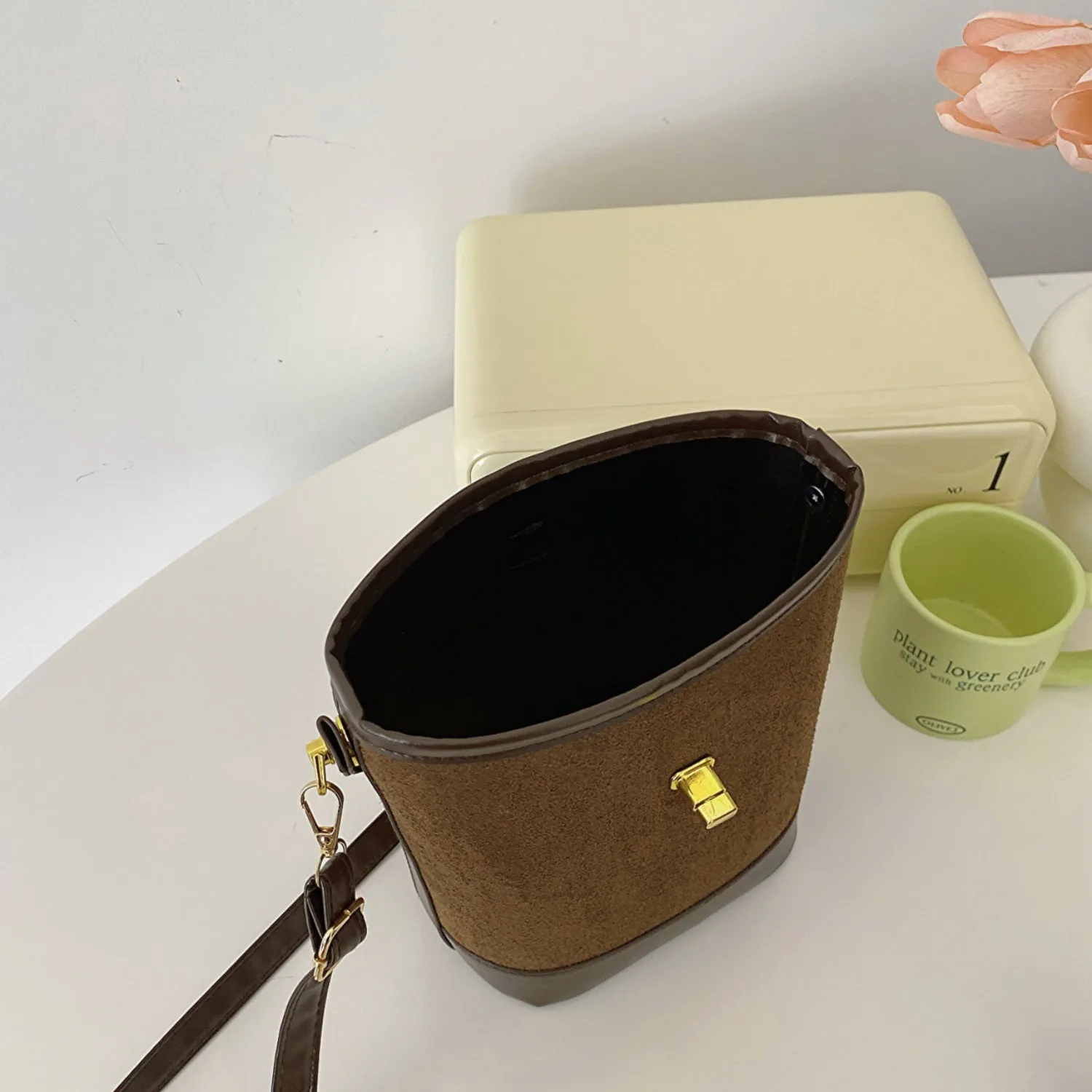 TEEK - Bucket Crossbody Bag