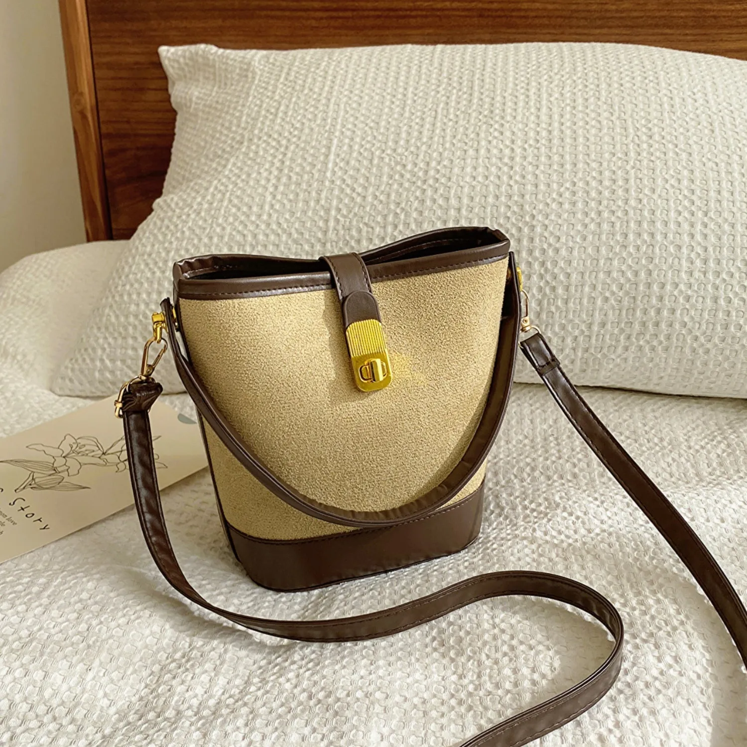 TEEK - Bucket Crossbody Bag