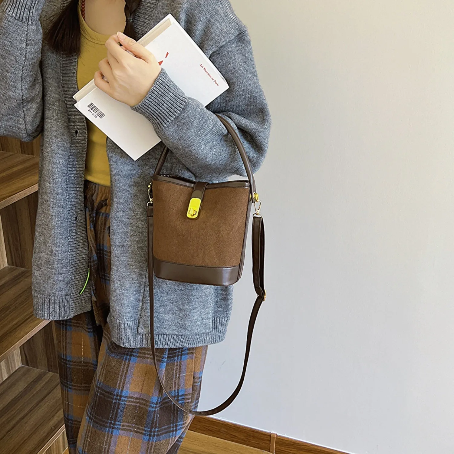 TEEK - Bucket Crossbody Bag