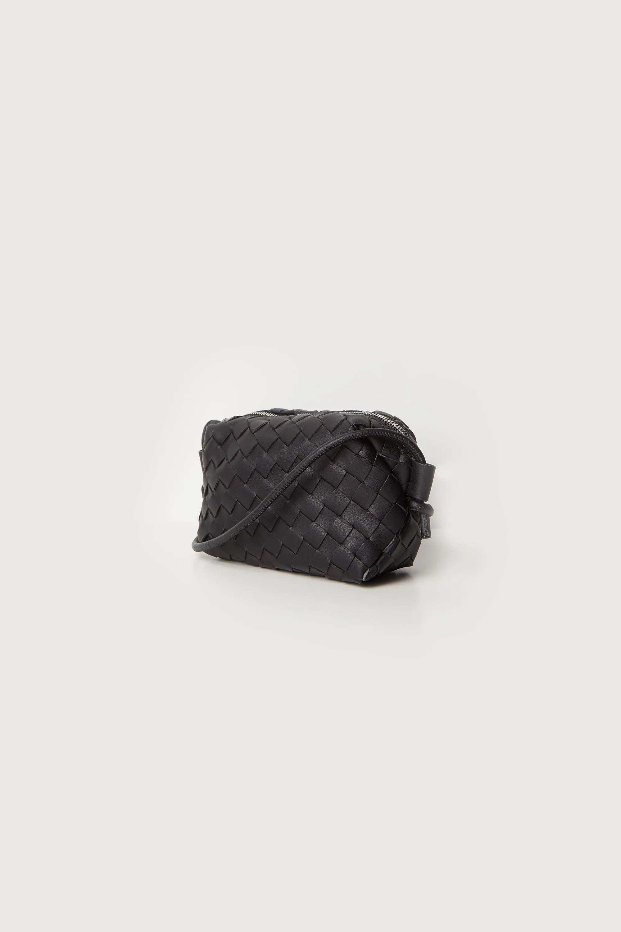 WOVEN CROSSBODY BAG